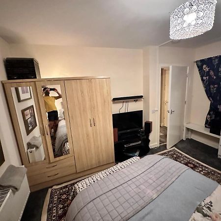 Private Room. In Zone 2 In Cousy Flat London Exterior foto