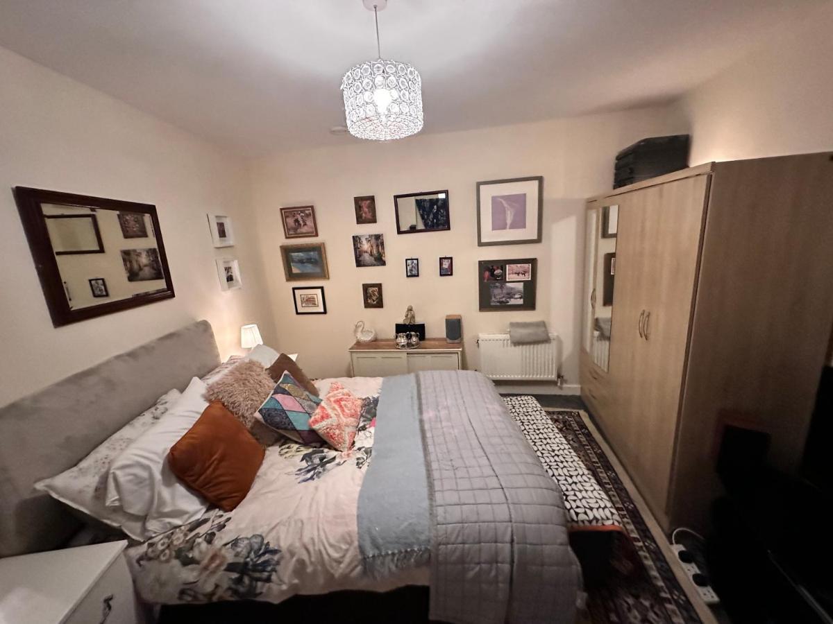 Private Room. In Zone 2 In Cousy Flat London Exterior foto
