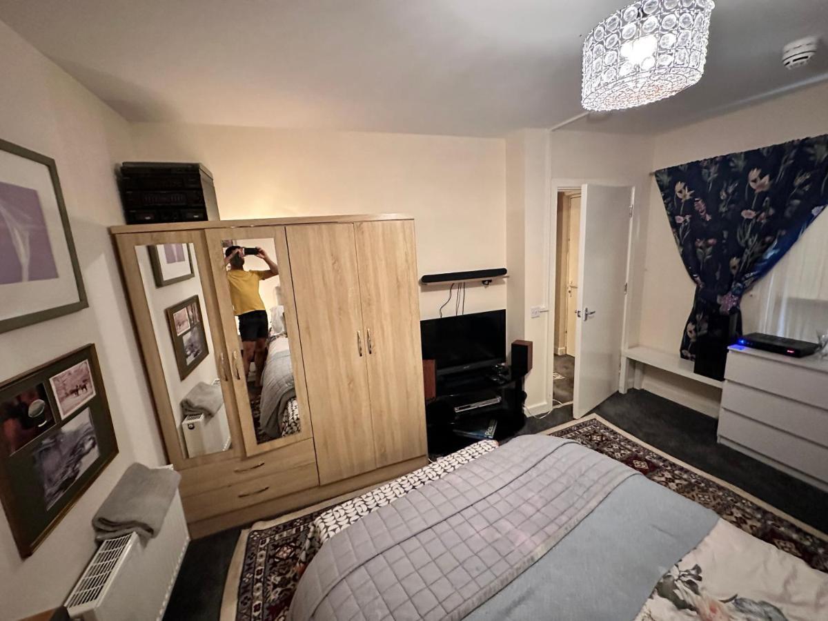 Private Room. In Zone 2 In Cousy Flat London Exterior foto
