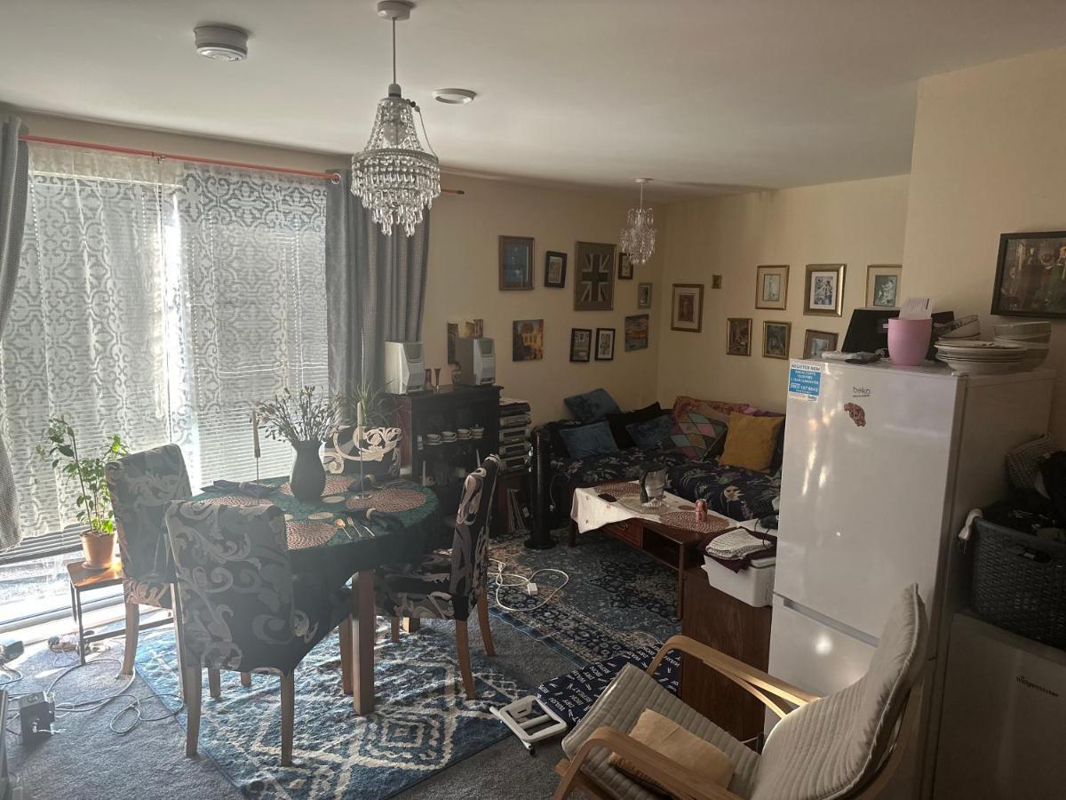 Private Room. In Zone 2 In Cousy Flat London Exterior foto